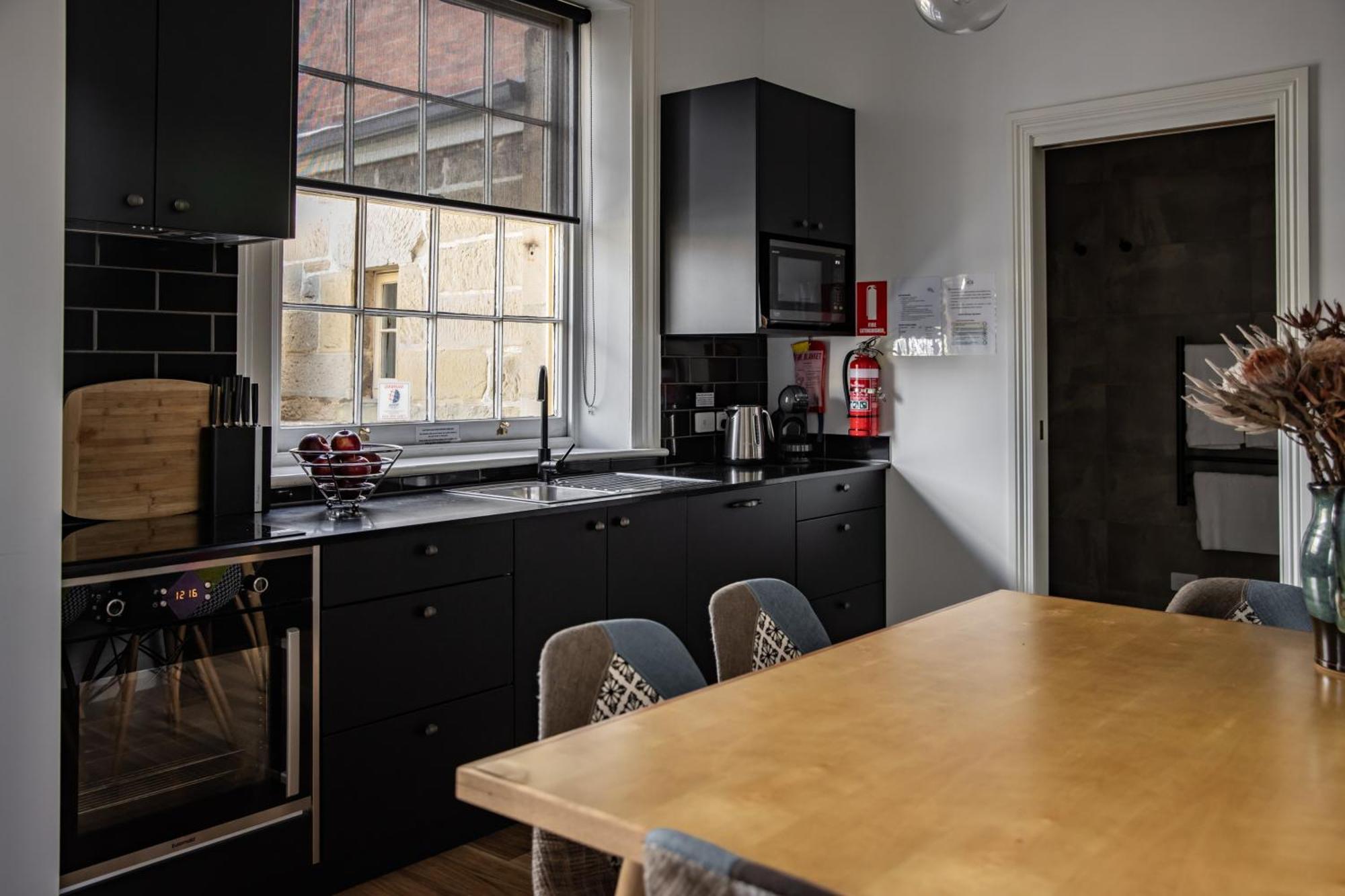 Sanctum Boutique Apartments Хоубарт Екстериор снимка